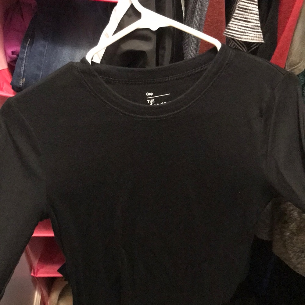 gap long sleeve black shirt